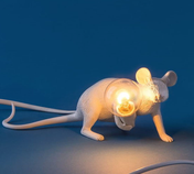 Lampa biurkowa w kształcie myszy