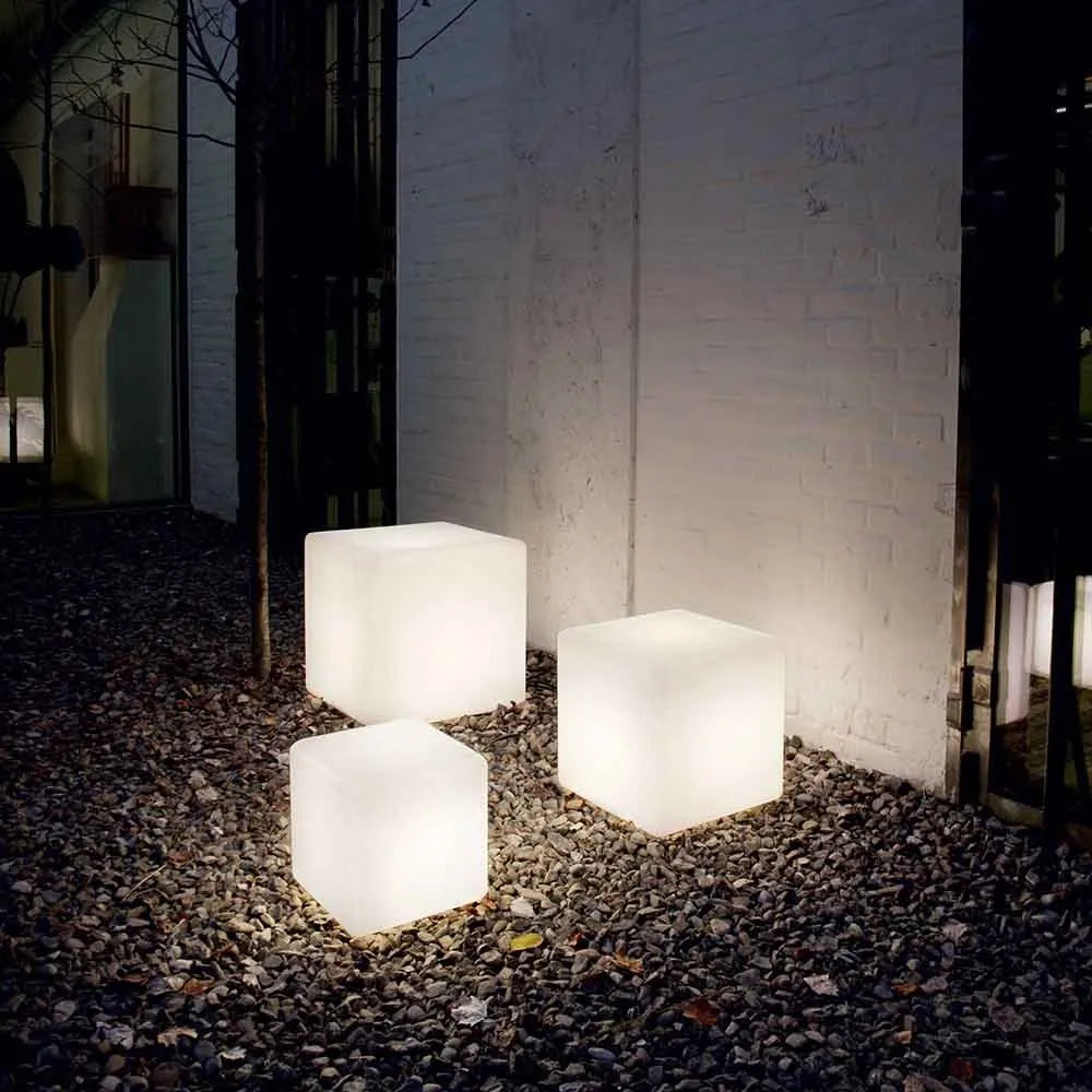 Outdoor Solar Lights | Modern Garden Light | Weather-Resistant LED Fixture | USB Rechargeable Outdoor Wall Light | Stylish Patio Lighting - Zardee 1